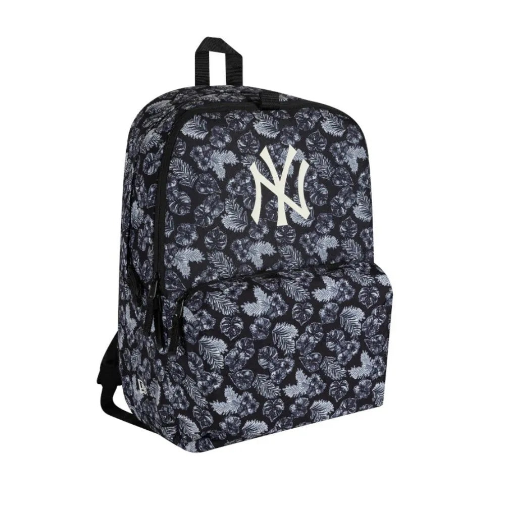 Zaino 909store New Era con stampa floreale scura e logo New York Yankees ricamato, ideale per uso urbano e quotidiano.