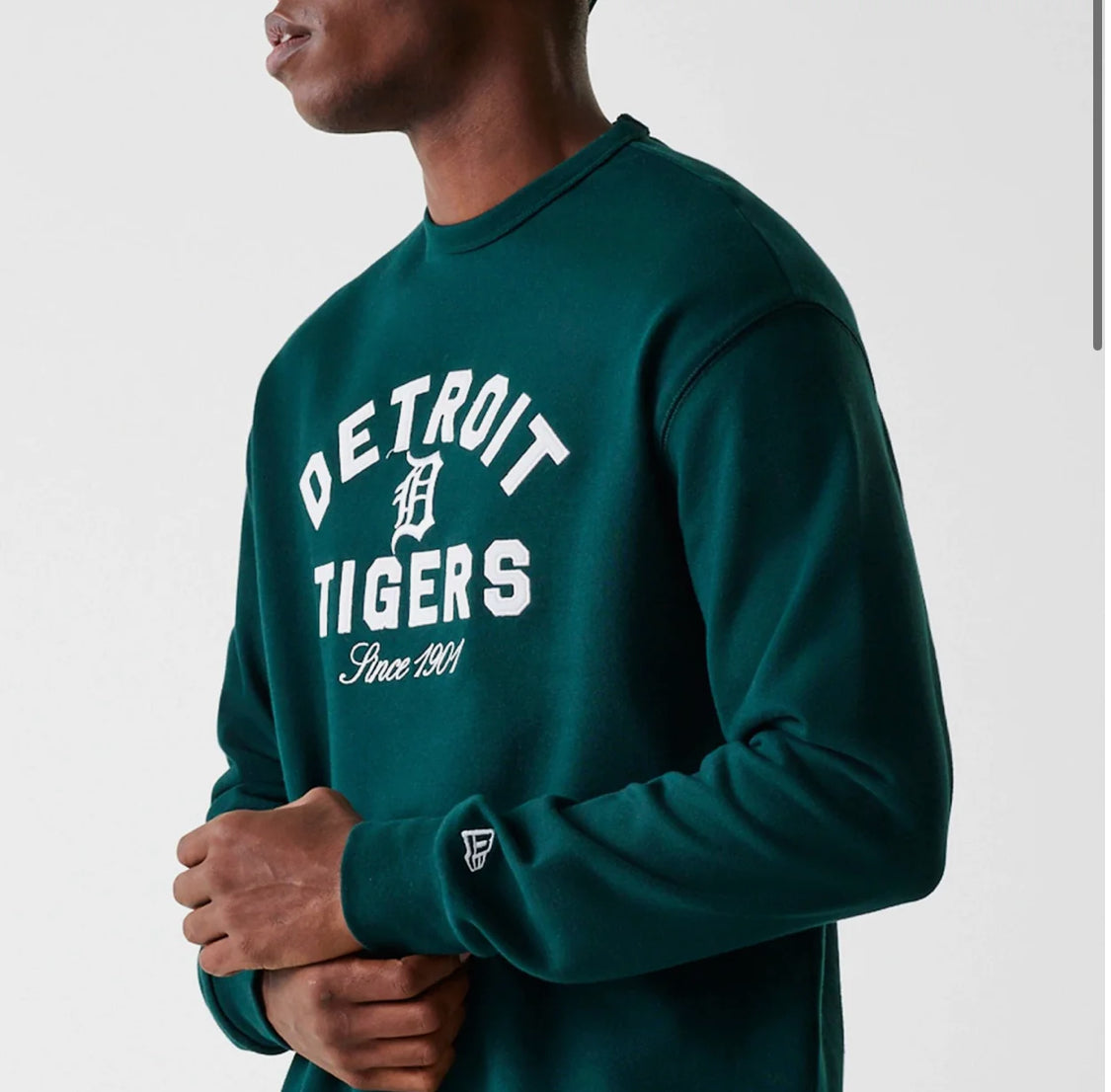 60684330-FELPA NEW ERA