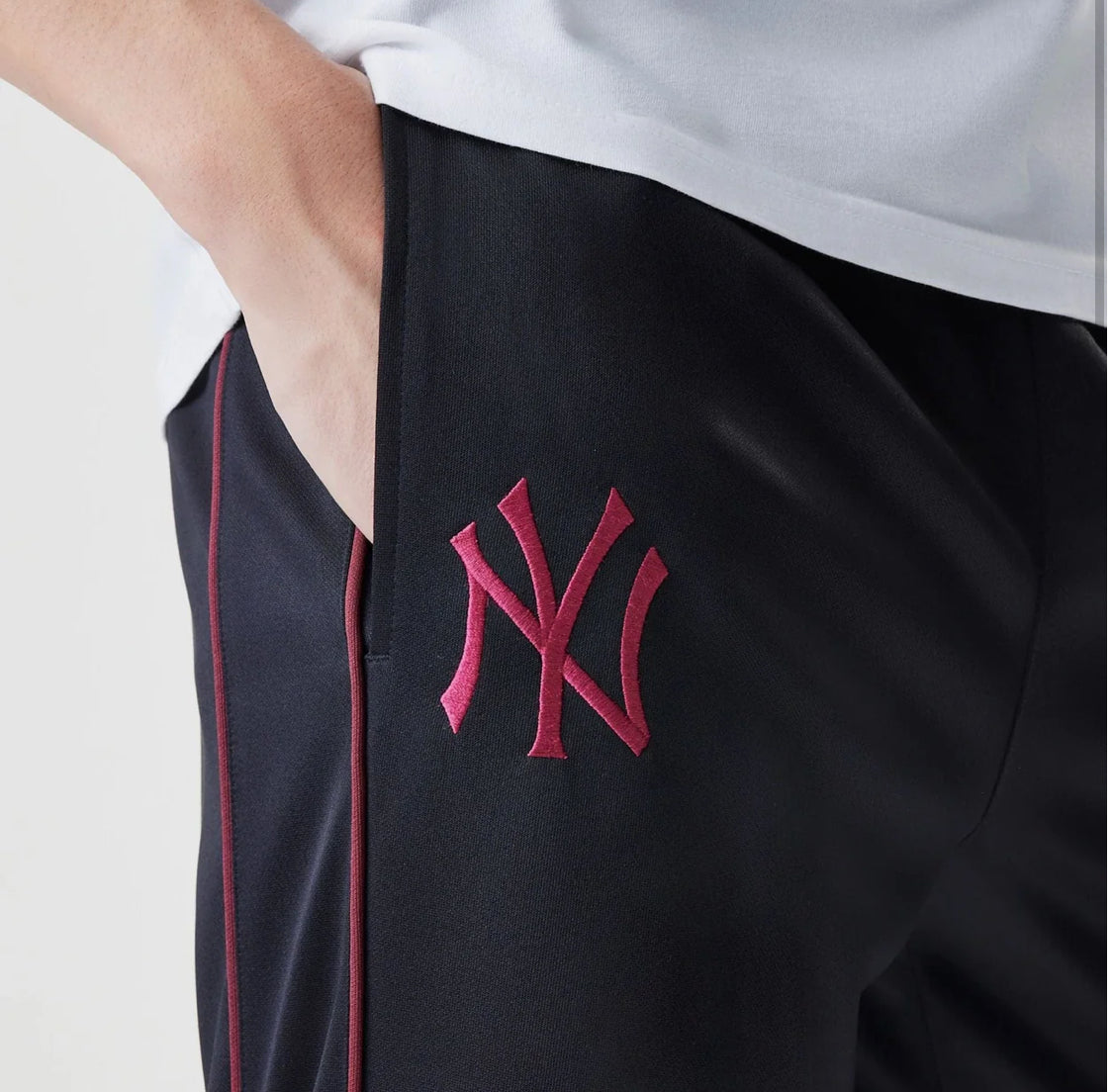 60684263- PANTALONE NEW ERA