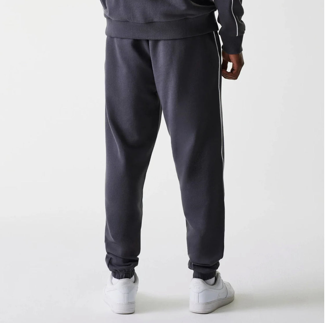 60684300- PANTALONE NEW ERA