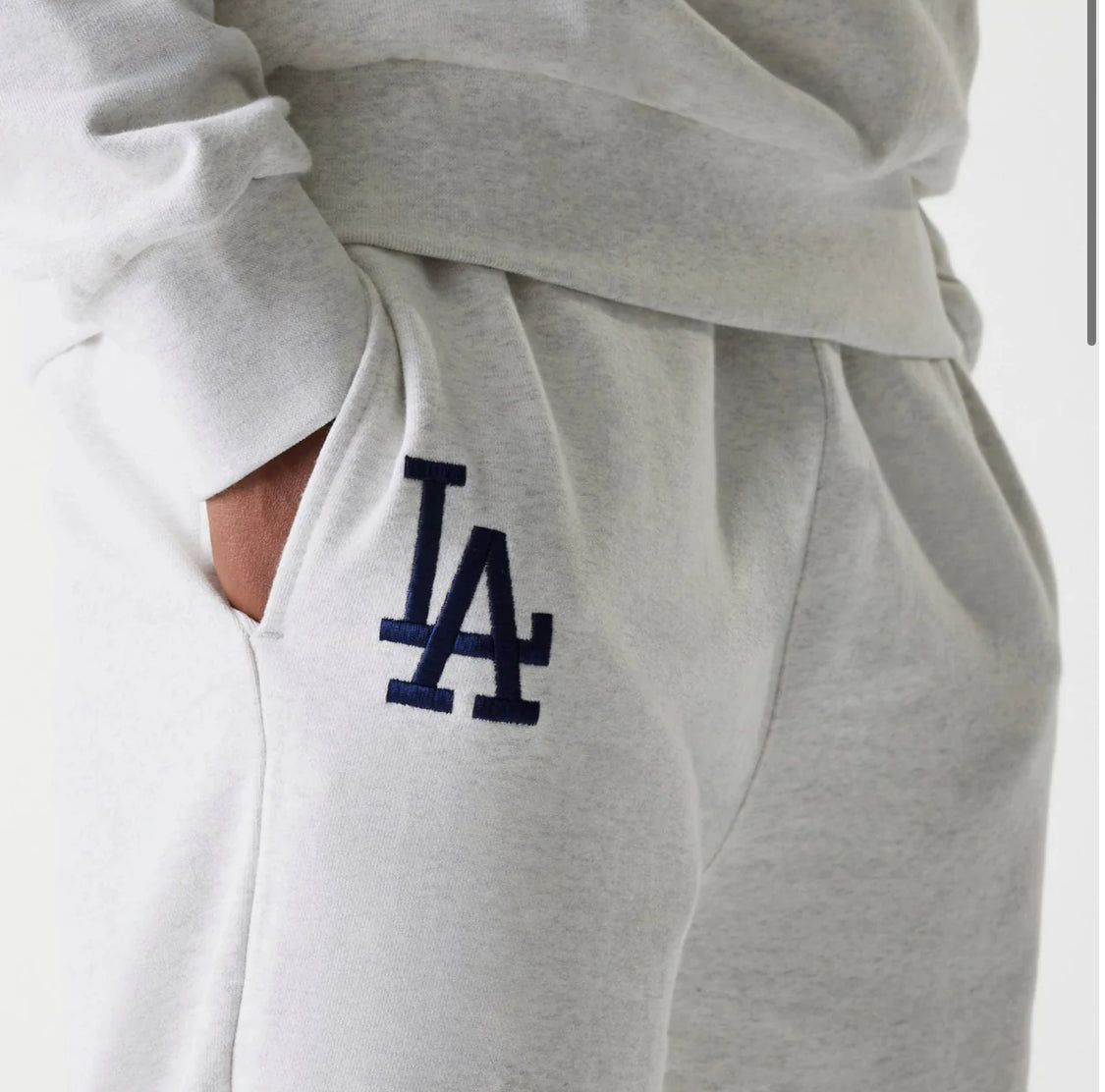 60684514- PANTALONE NEW ERA