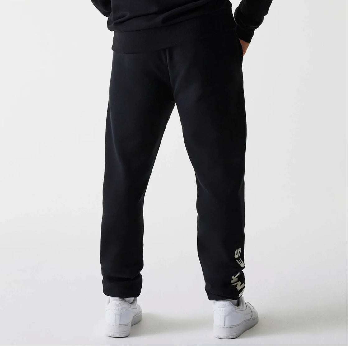 60684516- PANTALONE NEW ERA