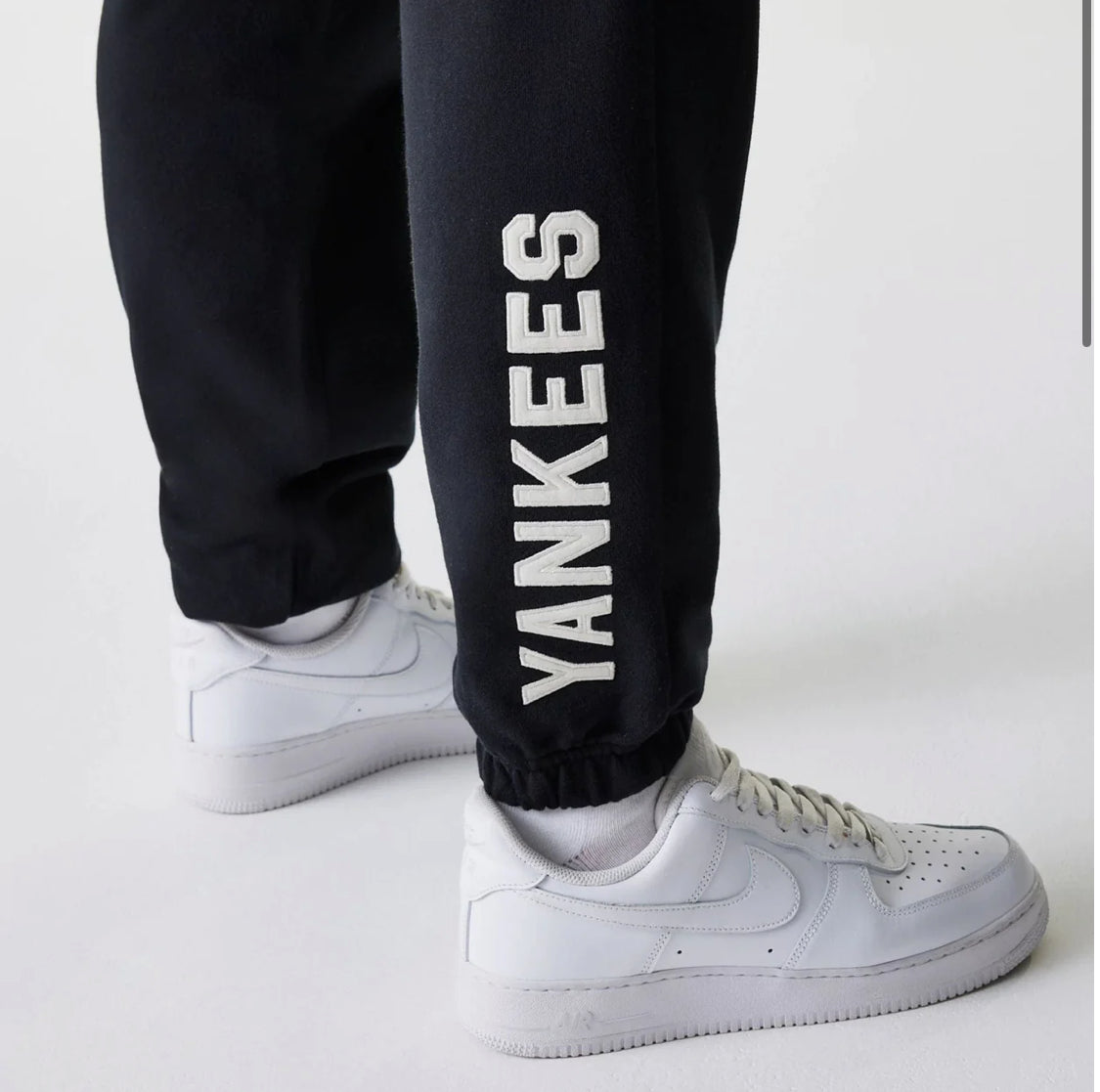 60684516- PANTALONE NEW ERA