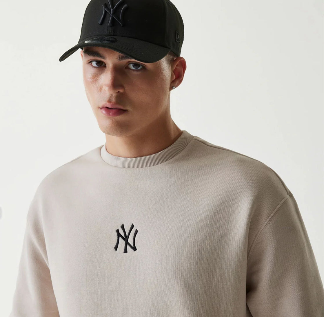 60675773 FELPA NEW ERA