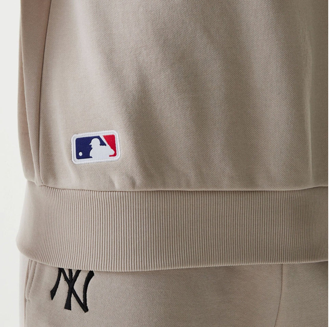 60675779- PANTALONE NEW ERA