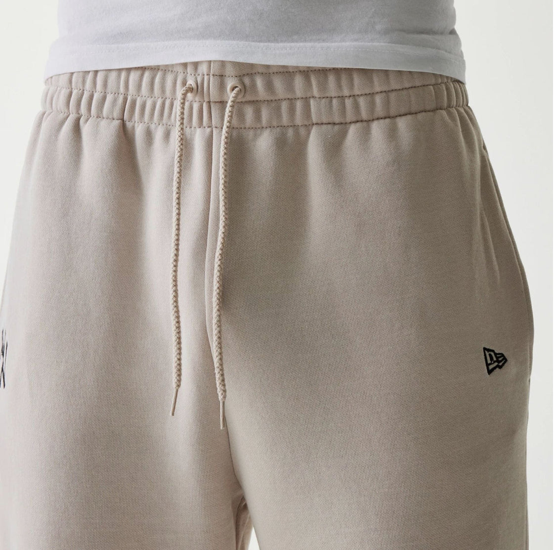 60675779- PANTALONE NEW ERA