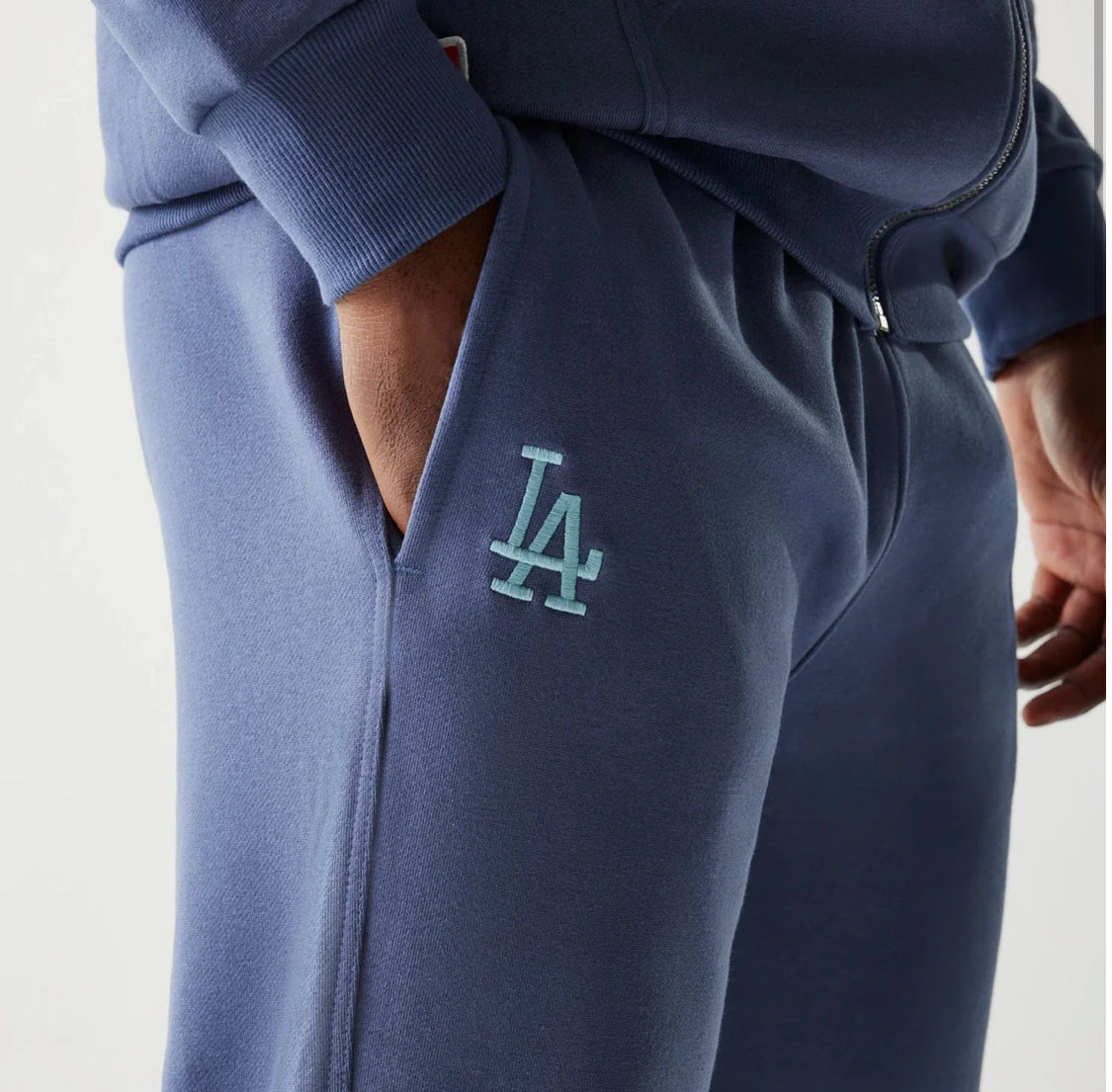 60684465 - PANTALONE NEW ERA