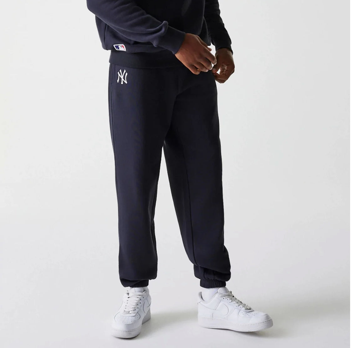 60675769 - PANTALONE NEW ERA