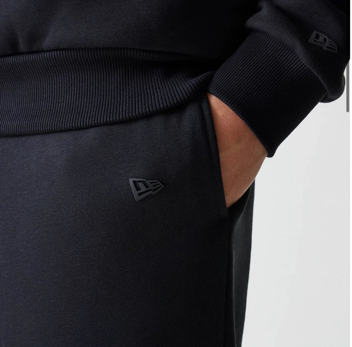 60580628- PANTALONE NEW ERA