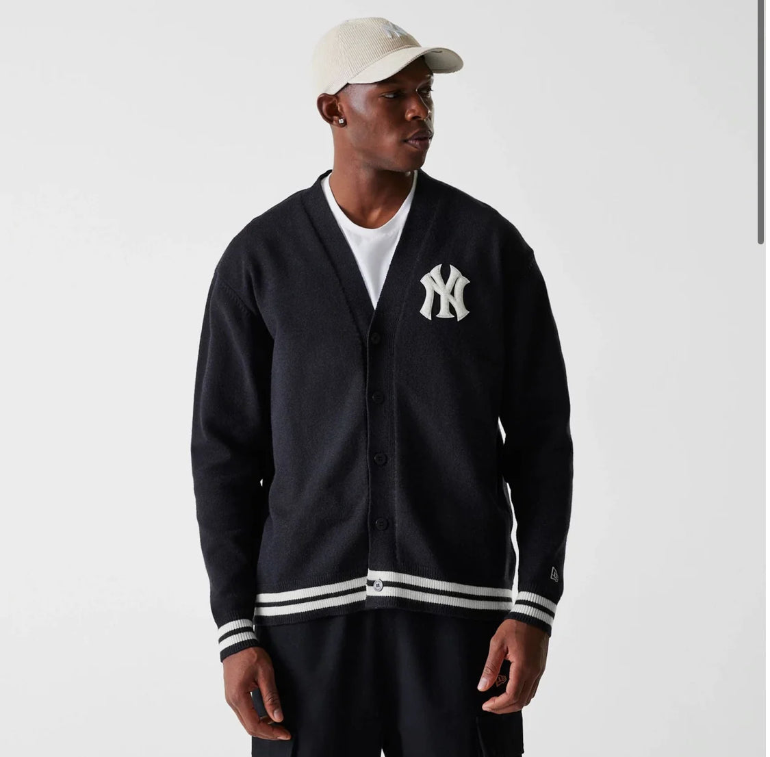 60684475-CARDIGAN NEW ERA