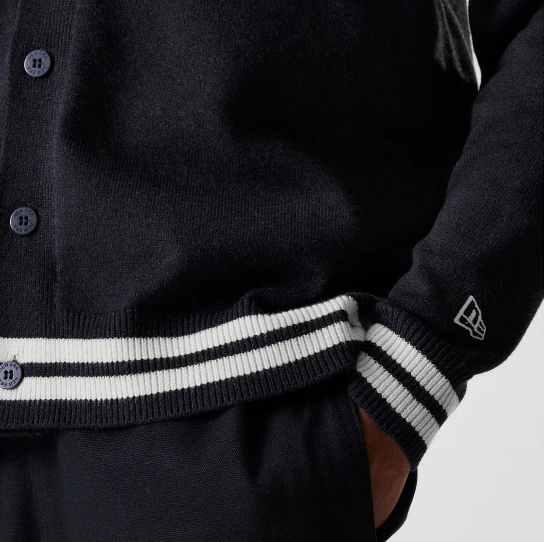 60684475-CARDIGAN NEW ERA